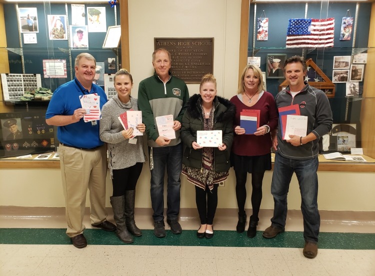 Athens Middle School Brings Thanks to Nursing Home Veterans